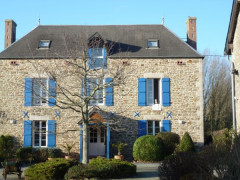 .MaisonAuxVoletsBleus_s.jpg